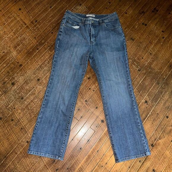 Chico’s straight leg distressed classic normcore size 1/8 jeans - Picture 1 of 4